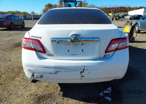 2011 Toyota Camry Xle V6 z USA, uszkodzony, nr VIN 4T1BK3EK4BU620694